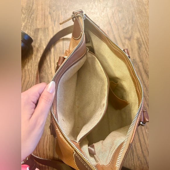 Dooney and Bourke, Brown Pebbled Leather with Brown Handles, Hand/Shoulder bag - Picture 3 of 8